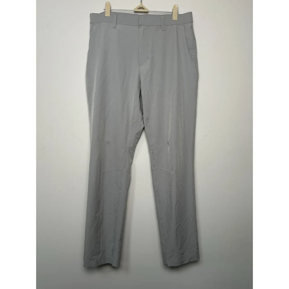 Fabletics The Only Pants Mens Size‎ Small Chino Shadow Gray Stretch Pockets